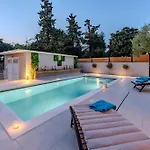 B&d For The Complete Pleasure Of Vacation !heated! Private Pool! Oasis In The Center Of Zadar, 100m From The Sea Vila *