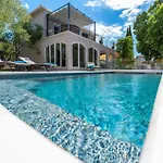Vila B&d For The Complete Pleasure Of Vacation !heated! Private Pool! Oasis In The Center Of Zadar, 100m From The Sea *