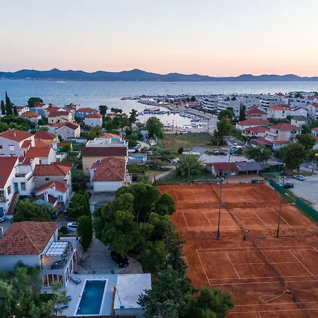 Вилла B&d For The Complete Pleasure Of Vacation !heated! Private Pool! Oasis In The Center Of Zadar, 100m From The Sea