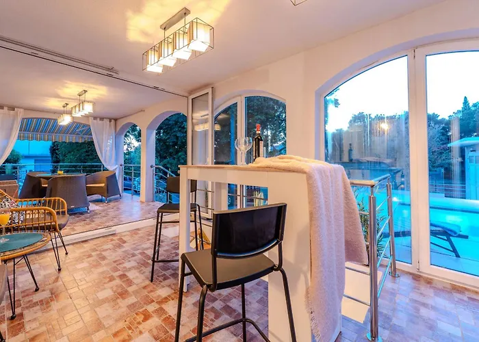 Вилла B&d For The Complete Pleasure Of Vacation !heated! Private Pool! Oasis In The Center Of Zadar, 100m From The Sea