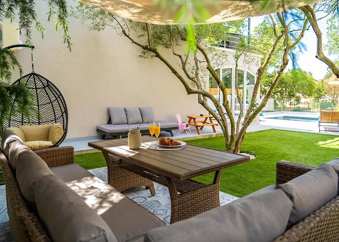 B&d For The Complete Pleasure Of Vacation !heated! Private Pool! Oasis In The Center Of Zadar, 100m From The Sea Вилла Задар