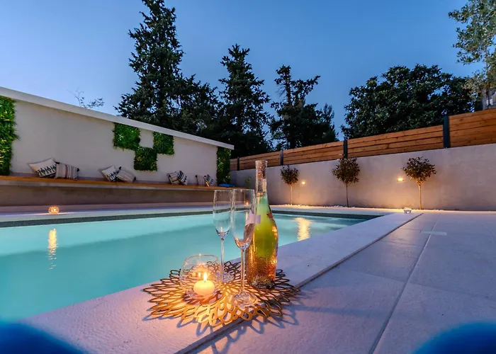 B&d For The Complete Pleasure Of Vacation !heated! Private Pool! Oasis In The Center Of Zadar, 100m From The Sea * Задар
