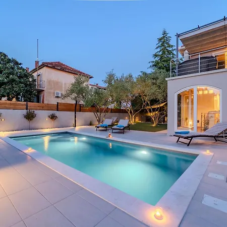 빌라 B&d For The Complete Pleasure Of Vacation !heated! Private Pool! Oasis In The Center Of Zadar, 100m From The Sea *