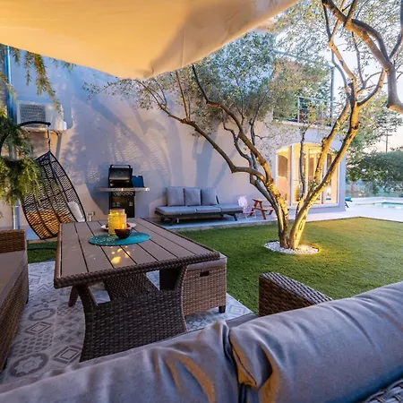 빌라 B&d For The Complete Pleasure Of Vacation !heated! Private Pool! Oasis In The Center Of Zadar, 100m From The Sea *