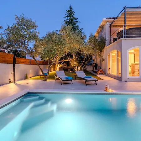 B&d For The Complete Pleasure Of Vacation !heated! Private Pool! Oasis In The Center Of Zadar, 100m From The Sea 빌라 *