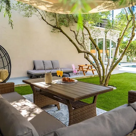 B&d For The Complete Pleasure Of Vacation !heated! Private Pool! Oasis In The Center Of Zadar, 100m From The Sea 빌라 자다르