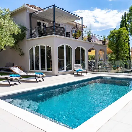 B&d For The Complete Pleasure Of Vacation !heated! Private Pool! Oasis In The Center Of Zadar, 100m From The Sea 빌라 자다르
