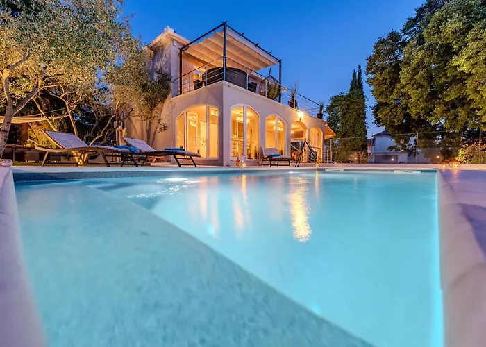B&d For The Complete Pleasure Of Vacation !heated! Private Pool! Oasis In The Center Of Zadar, 100m From The Sea