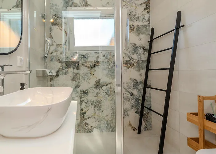 B&d For The Complete Pleasure Of Vacation !heated! Private Pool! Oasis In The Center Of Zadar, 100m From The Sea * Zadar