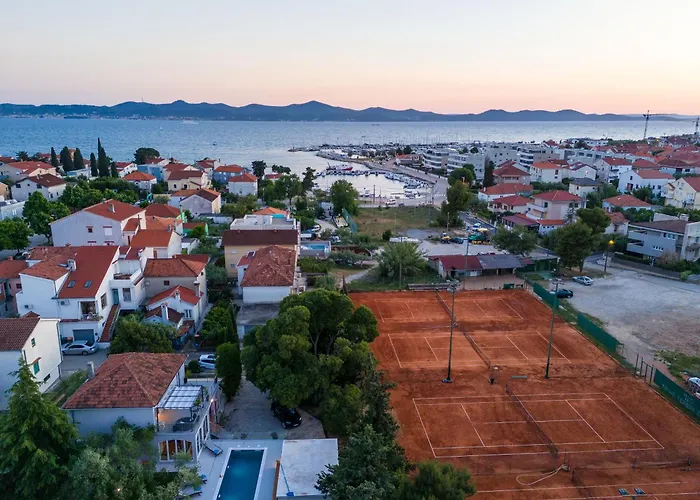 Villa B&d For The Complete Pleasure Of Vacation !heated! Private Pool! Oasis In The Center Of Zadar, 100m From The Sea