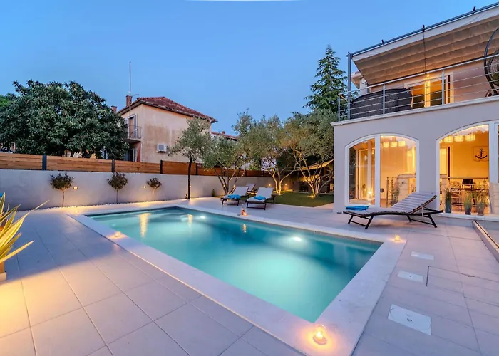 Villa B&d For The Complete Pleasure Of Vacation !heated! Private Pool! Oasis In The Center Of Zadar, 100m From The Sea *