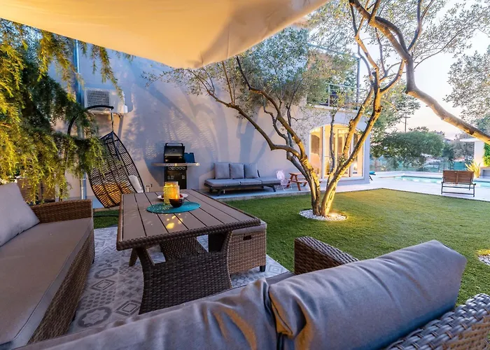 Villa B&d For The Complete Pleasure Of Vacation !heated! Private Pool! Oasis In The Center Of Zadar, 100m From The Sea *