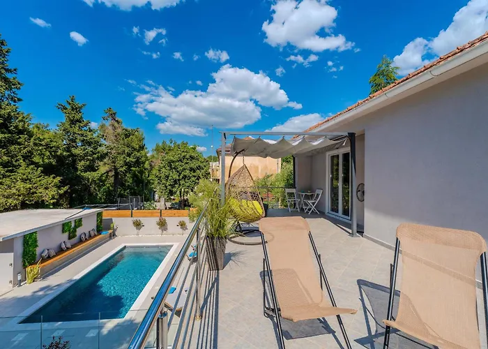 B&d For The Complete Pleasure Of Vacation !heated! Private Pool! Oasis In The Center Of Zadar, 100m From The Sea *