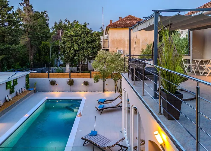 B&d For The Complete Pleasure Of Vacation !heated! Private Pool! Oasis In The Center Of Zadar, 100m From The Sea *