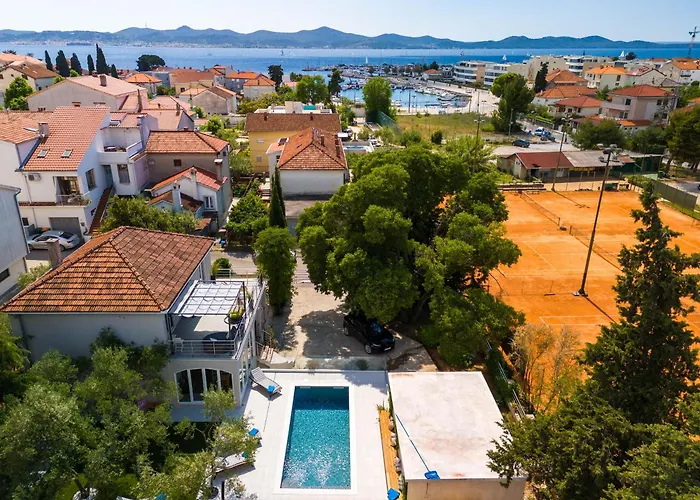 B&d For The Complete Pleasure Of Vacation !heated! Private Pool! Oasis In The Center Of Zadar, 100m From The Sea Vila