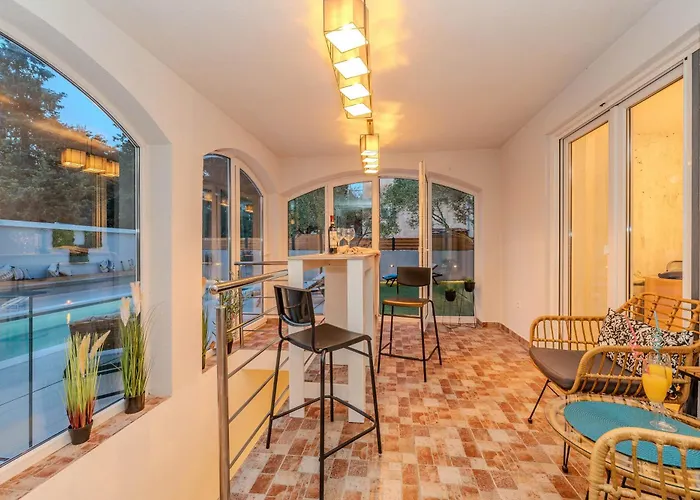 B&d For The Complete Pleasure Of Vacation !heated! Private Pool! Oasis In The Center Of Zadar, 100m From The Sea Villa *