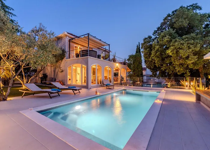 Villa B&d For The Complete Pleasure Of Vacation !heated! Private Pool! Oasis In The Center Of Zadar, 100m From The Sea *