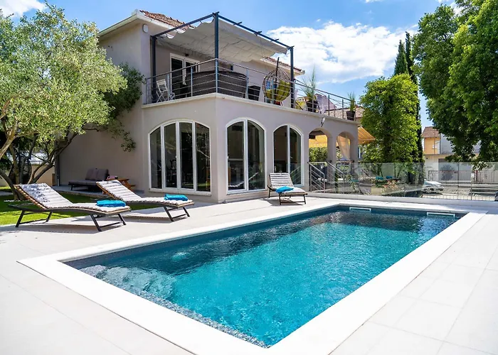 B&d For The Complete Pleasure Of Vacation !heated! Private Pool! Oasis In The Center Of Zadar, 100m From The Sea Vila Zadar