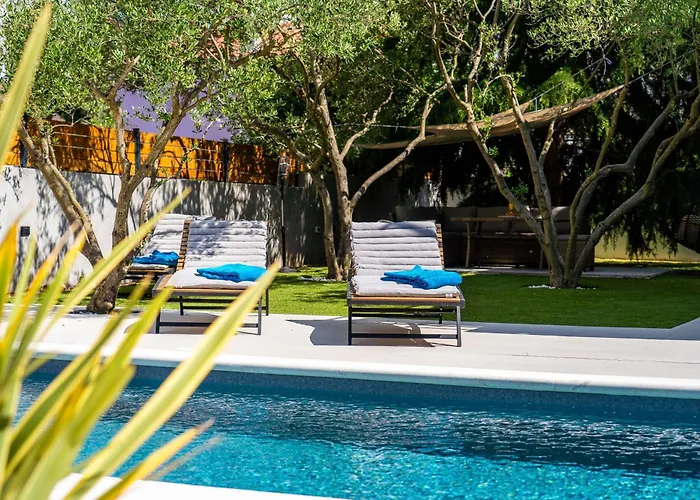 B&d For The Complete Pleasure Of Vacation !heated! Private Pool! Oasis In The Center Of Zadar, 100m From The Sea