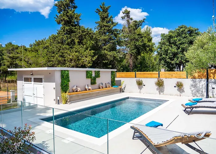 B&d For The Complete Pleasure Of Vacation !heated! Private Pool! Oasis In The Center Of Zadar, 100m From The Sea Zadar